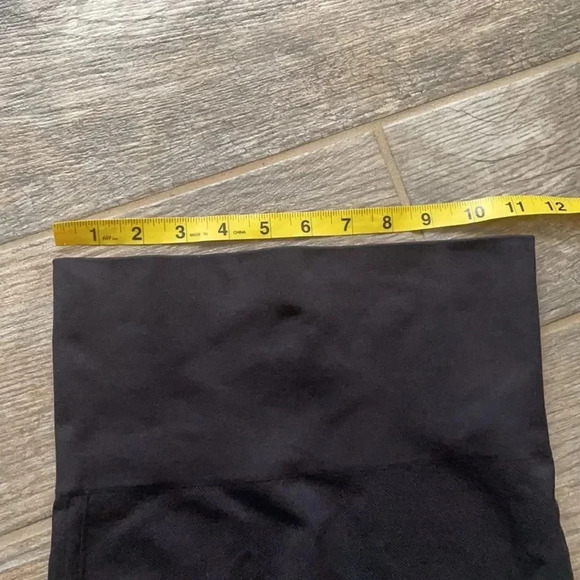 Spanx Black Lamn Cropped 20099R  Leggings, women’s size Small (2-4) - Picture 4 of 13
